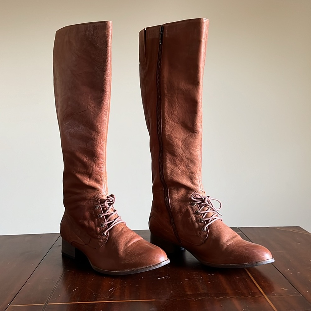 Almost New in Box - J. SHOES - Chariot Knee High Boots in Cognac - Size 9 - Picture 2 of 11